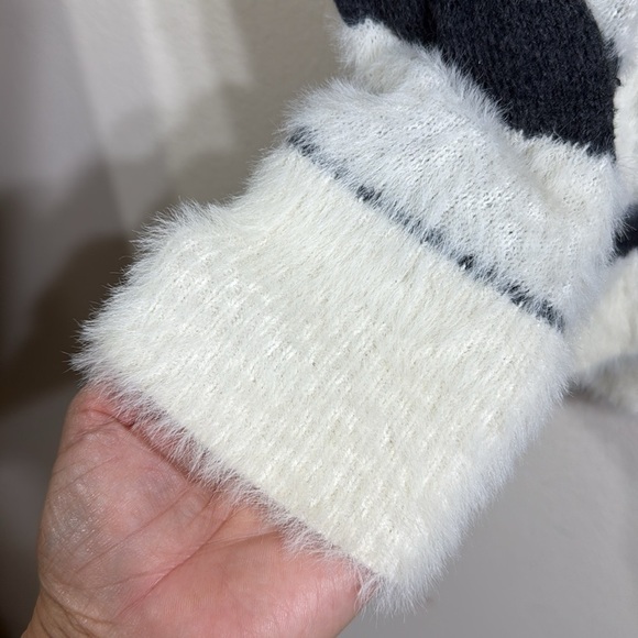 (N4) Express Zebra Sweater Soft and comfortable oversay size S - Picture 9 of 12